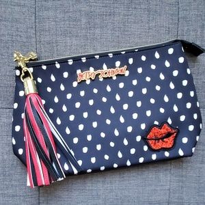 HP❤️ Betsey Johnson Zip Clutch Black White Red Lip